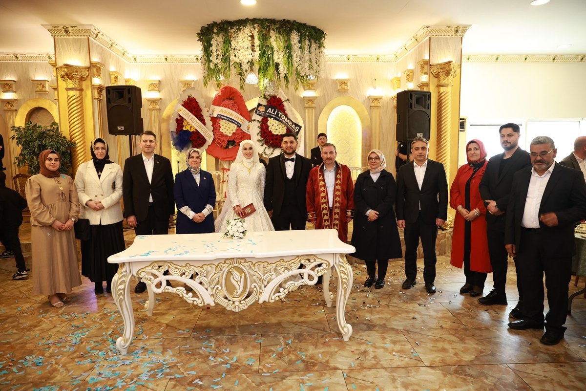 alitombastr's tweet photo. Fatma İle Murat'ın nikâhlarını kıydık. 

Kelen ve Çalım ailelerini tebrik eder; gençlerimize bir ömür hayırlı ve huzurlu bir yaşam dilerim. https://t.co/NoXTAYk5yE