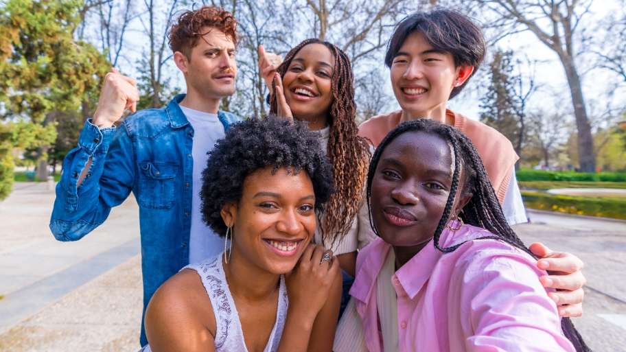 Want to level up your Friday night? Join us at Laurel Hills Community Center on May 23 for a Teen Party. We'll have an epic evening of inflatables, creating friendship bracelets, and making memories with friends.

You don't want to miss this! bit.ly/3R9274z