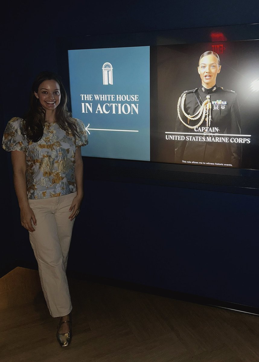 Finally made it to <a href="/peopleshousedc/">The People's House: A White House Experience</a> today and saw someone I recognize. 🤭