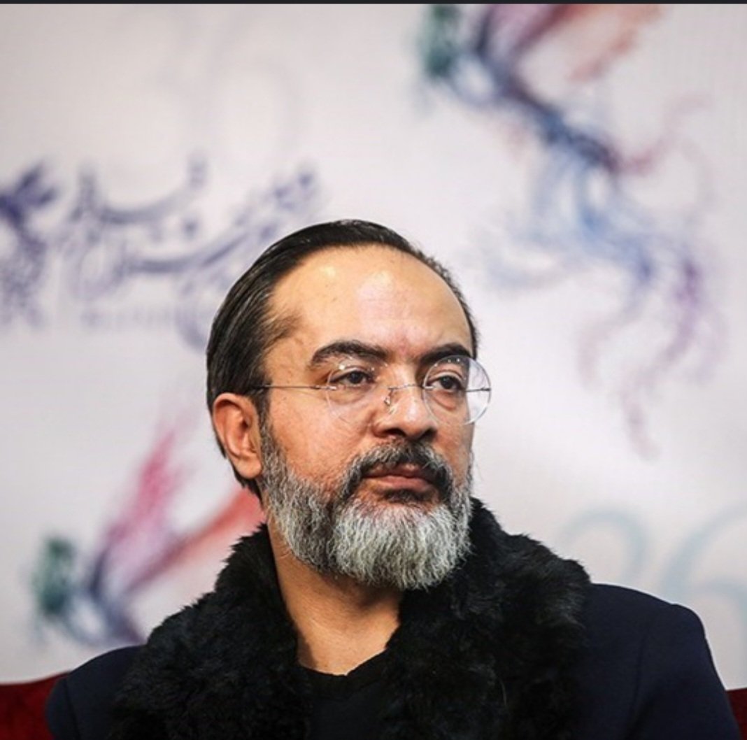 hajnader313's tweet photo. ‌ کارن همایونفر به دلیل ساخت آهنگ برای مراسم تدفین شهید سیدحسن نصرالله به عنوان چهره سال هنر انقلاب معرفی شد.
گوشه ای از این شیون ساز ، در فراق شهید سید حسن نصرالله رو گذاشتم گوش کنید.... https://t.co/i2hq2d55Xt