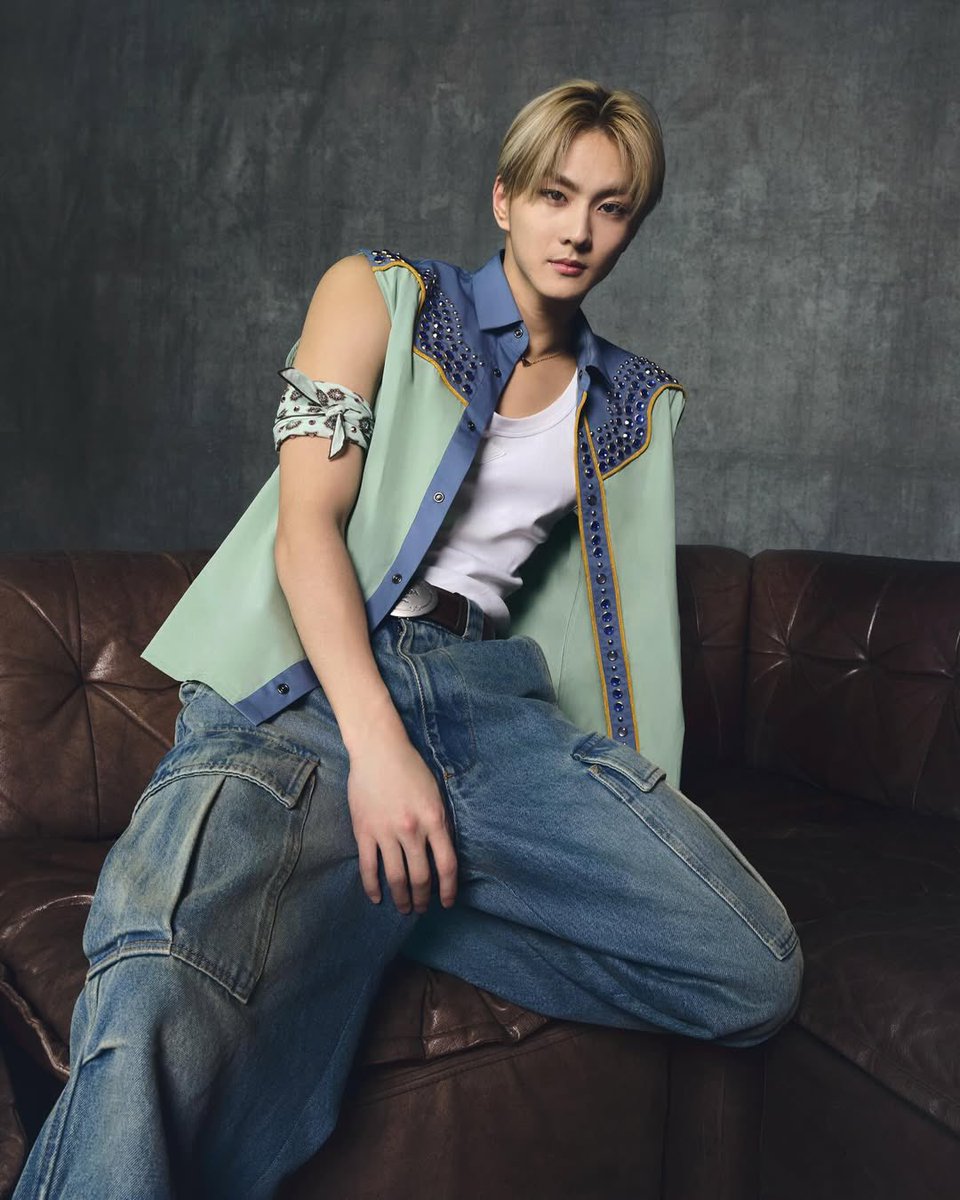 ENHAsLadyLove's tweet photo. #JayWonHoon x PRADA
๐๐๐ค
#NaeInSaengJayWonHoon
#ENHYPEN_JAY
#ENHYPEN_JUNGWON
#ENHYPEN_SUNGHOON
#์ํ์ดํ #ENHYPEN
@ENHYPEN @ENHYPEN_members https://t.co/7il9JKnJJF