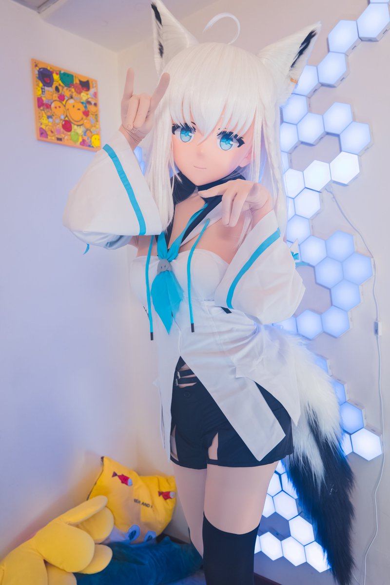 Hi friends！ 🦊

算是第一次改良的重拍版~

📷:<a href="/sezuna1168/">🍁セズ奈🍀</a>
🎭:<a href="/kelliecosplayer/">Kellie_咖莉</a> 

#kigurumi 
#絵フブキ
