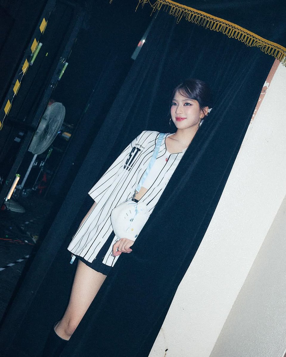 The reel unfurls, capturing marvels in motion, snapshots stitched from stolen giggles and half-remembered bliss. I exist within each frame, like time tiptoes backward just to let me linger.  ྀི 🪽🎀