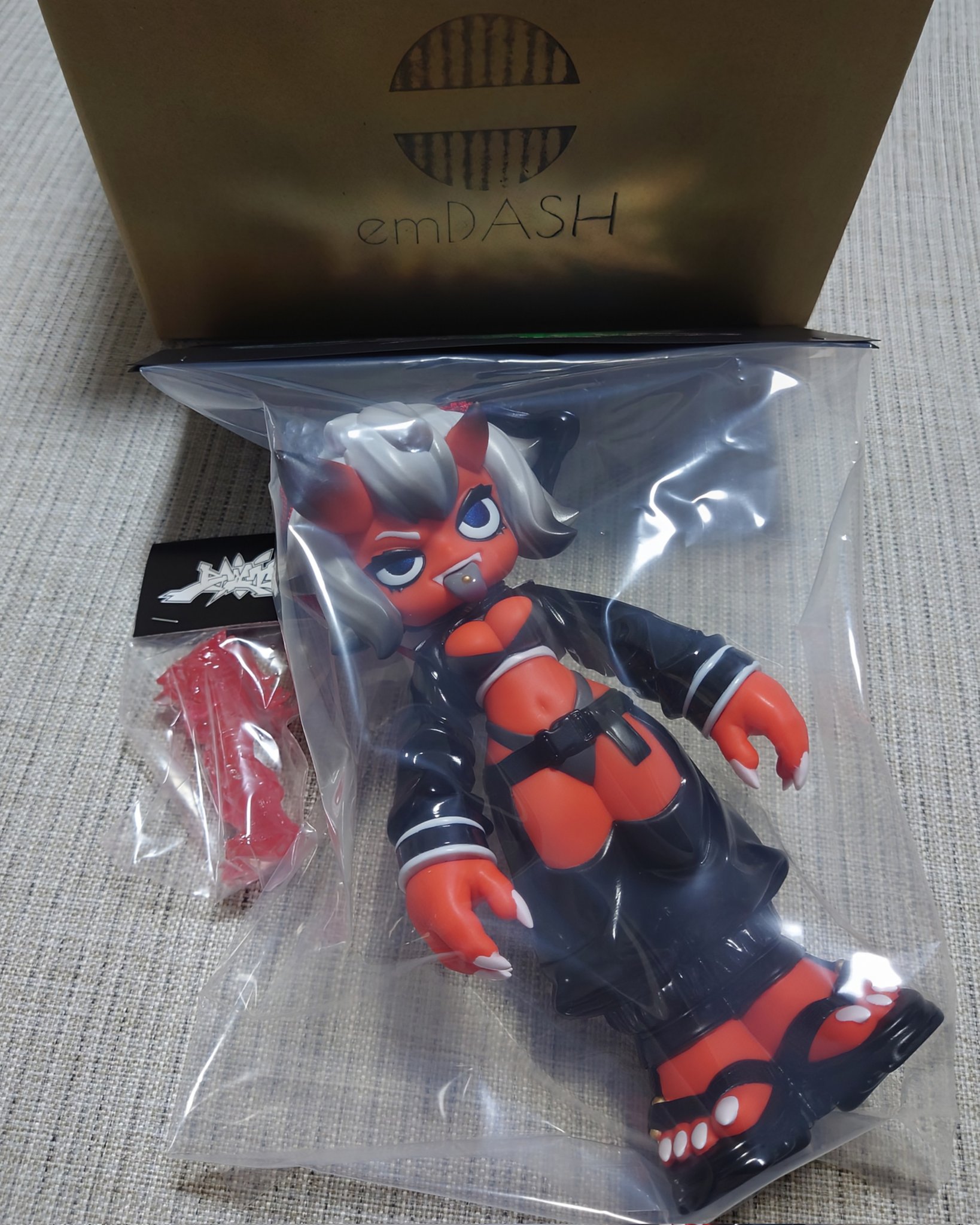 emdash amanojaki ソフビ　フィギュア emDASH AMANOJAKI 1stカラー ソフビ - メルカリ