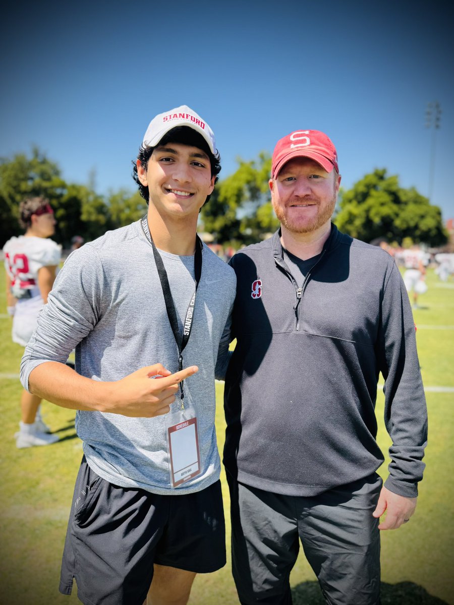 AdityaKaul2026's tweet image. Amazing spring practice visit to @StanfordFB. Thank you to @nchino31 for the incredible hospitality and to @Fredguidici @CoachAprilOLB and Andrew Luck for being so generous with your time. 

Thank you @JoshuaKarty for all the advice. 

The Farm is a special place- looking forward…