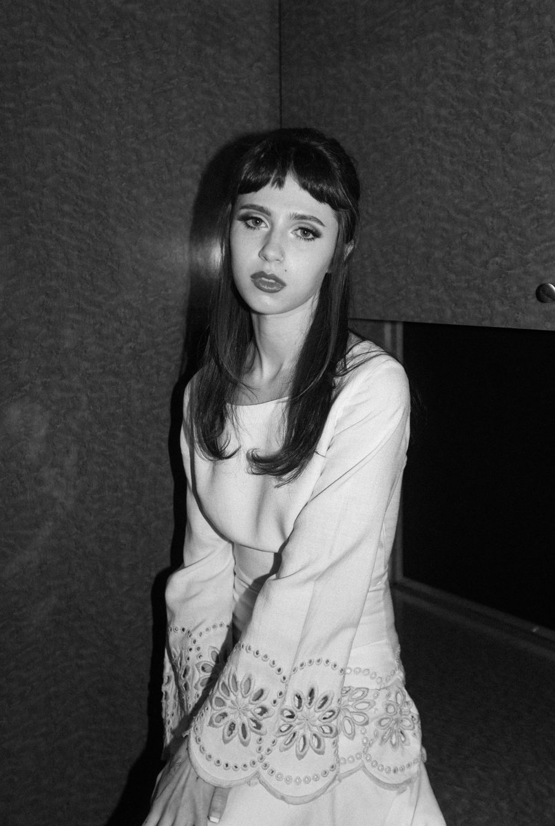 clairo's tweet photo. Coachella weekend 2 🩷
Photos by CJ Harvey https://t.co/Kg1IPOL1yR