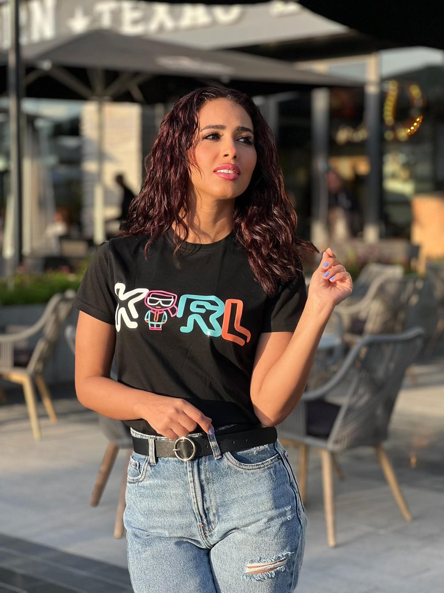 كان ليا صاحبة أنا كنت دايما بحكي عنها، هي اللي كانت بالحياة
ماسبتش حد أنا أعرفه إلا اما جابت سيرته مش بالخير معاه 💔

#كان_ليا_صاحبة #soon