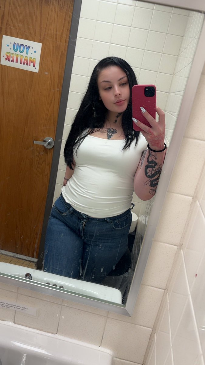 Fayebaye69's tweet photo. Head over to my OF link in bio https://t.co/qw6FQIyXjq