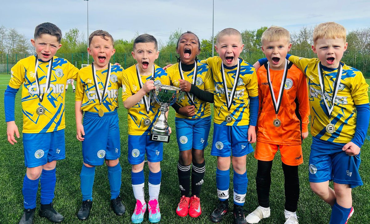 Manchester Youth Super League Easter Cup…completed it ✅ 

💛💙

Congratulations to our U7 Lightning who won this years U8 Easter Cup ⚡️ ⚡️⚡️⚡️