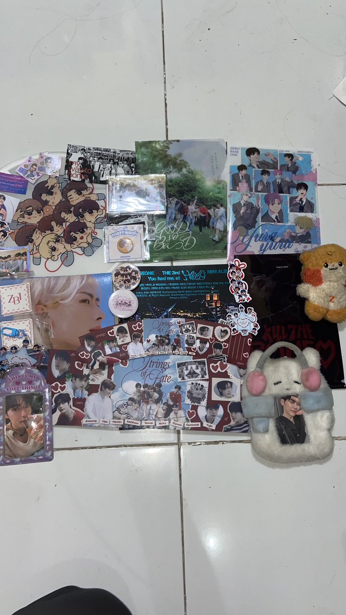 forshbin's tweet photo. this event became an avenue to meet hbg (again) and other zeroses who are also celebrating zb1's 2nd anniv. ofc, big thanks to those people who are generous enough to give freebies and those who made the event fun💙❤ #StringsofFateZB1 https://t.co/ngB9hdDFHR