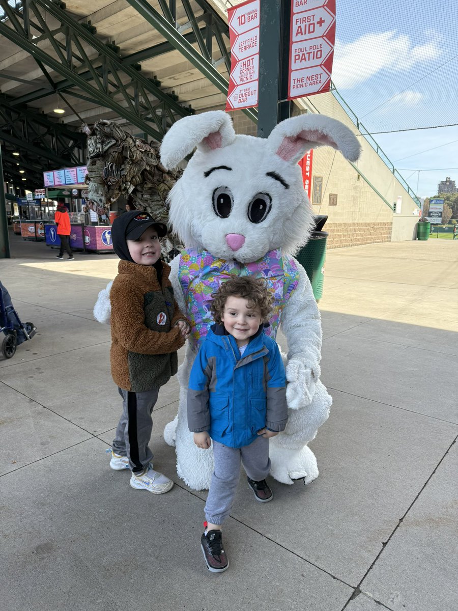 Traveling_Chim's tweet photo. Easter egg finds 
@RocRedWings #rocthesummer https://t.co/v8wHzpz19m
