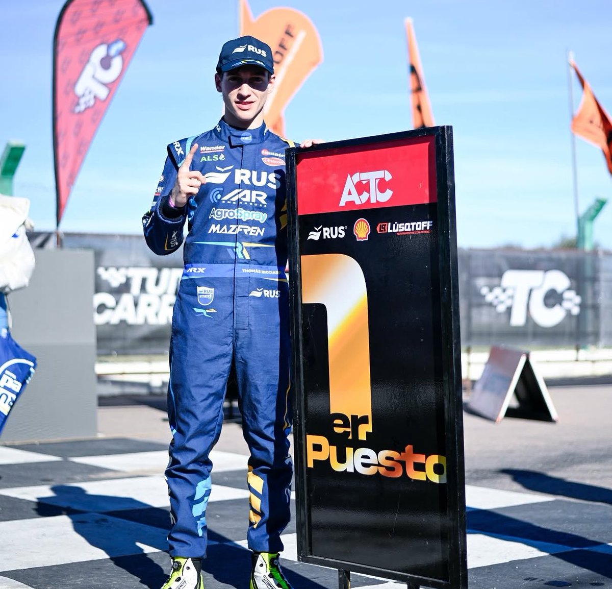 Dai Iparraguirre (@daiparraguirre) on Twitter photo RICCIARDI GANÓ EN TOAY 🥇✅
#TCPenToay
🏁 De punta a punta, Thomás Ricciardi (Ford) ganó la final de la 4ª fecha del #TCPista en el autódromo de Toay, La Pampa.
🥈M. Dianda (Dodge)
🥉R. Lugón (Ford)
Una nueva victoria para el <a href="/RusMedTeam/">Rus Med Team</a> 🤟🏽😉
📸 Prensa ACTC RICCIARDI GANÓ EN TOAY 🥇✅
#TCPenToay
🏁 De punta a punta, Thomás Ricciardi (Ford) ganó la final de la 4ª fecha del #TCPista en el autódromo de Toay, La Pampa.
🥈M. Dianda (Dodge)
🥉R. Lugón (Ford)
Una nueva victoria para el <a href="/RusMedTeam/">Rus Med Team</a> 🤟🏽😉
📸 Prensa ACTC