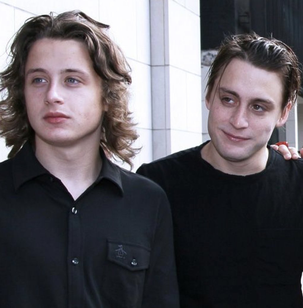 faylimarie's tweet photo. nobody will ever see this but @Caedrel looks like one of the culkin brothers https://t.co/Pq7mG4MWx9