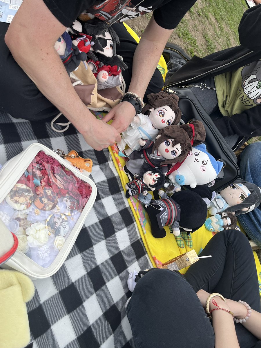 Thank you everybody who came to our danmei picnic 💖💖 it was so nice meeting everyone