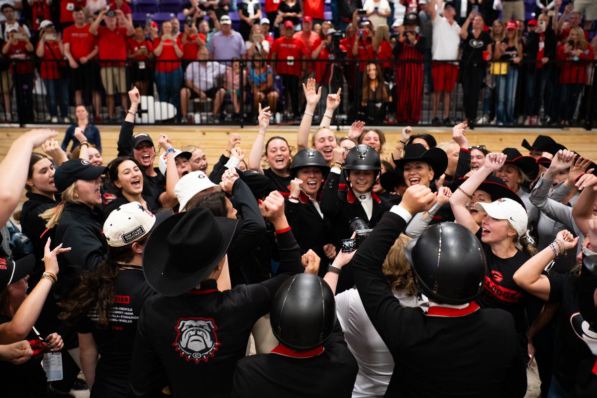 UGAEquestrian's tweet photo. Woke up a Natty Champ!🤩

#GoDawgs | #OurTime https://t.co/WcYs91BuM3