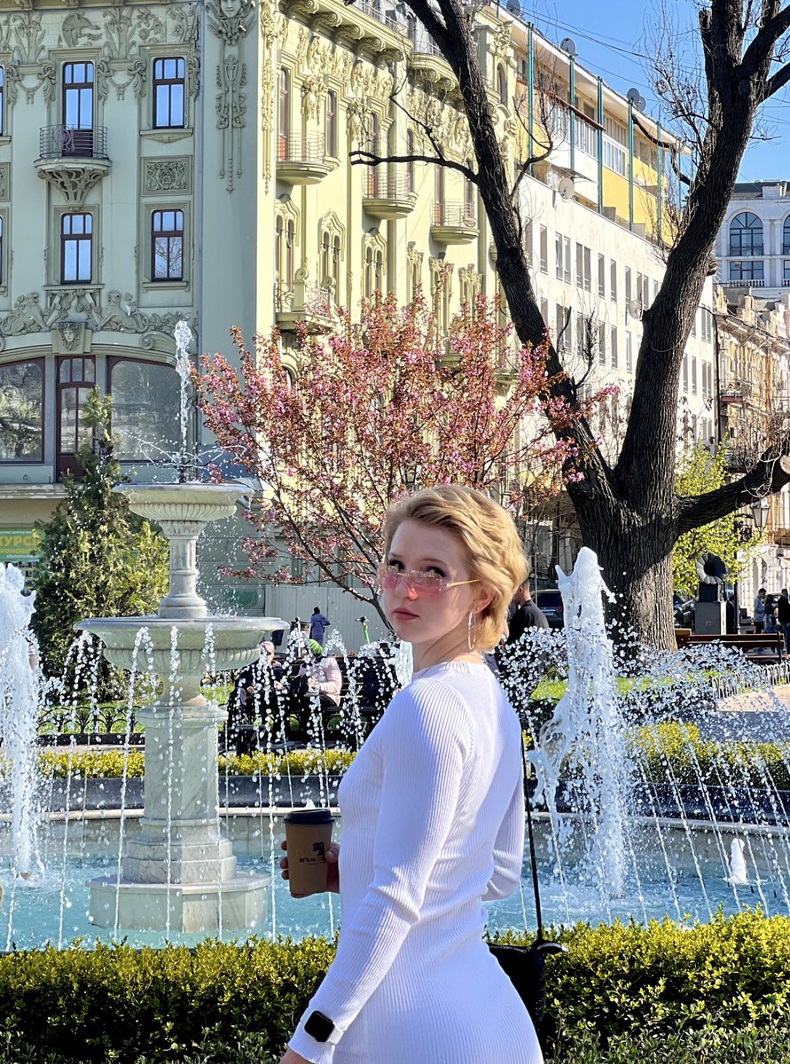 чекати вихідних тільки щоб вибратись погуляти в центрі ✅