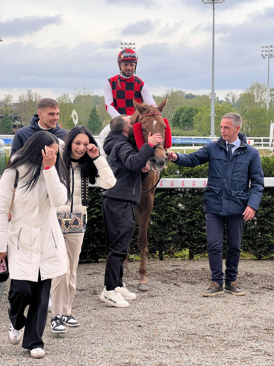 Happy scenes after the win of Zahir Zulema in the Listed Premio Certosa - Trofeo <a href="/BrzUps/">Breeze Up Sales</a> today at Milan!

Daughter of COTAI GLORY was winning for Paolo Serrantino and is trained by Vincenzo Caruso 👏👏 #CotaiGlory