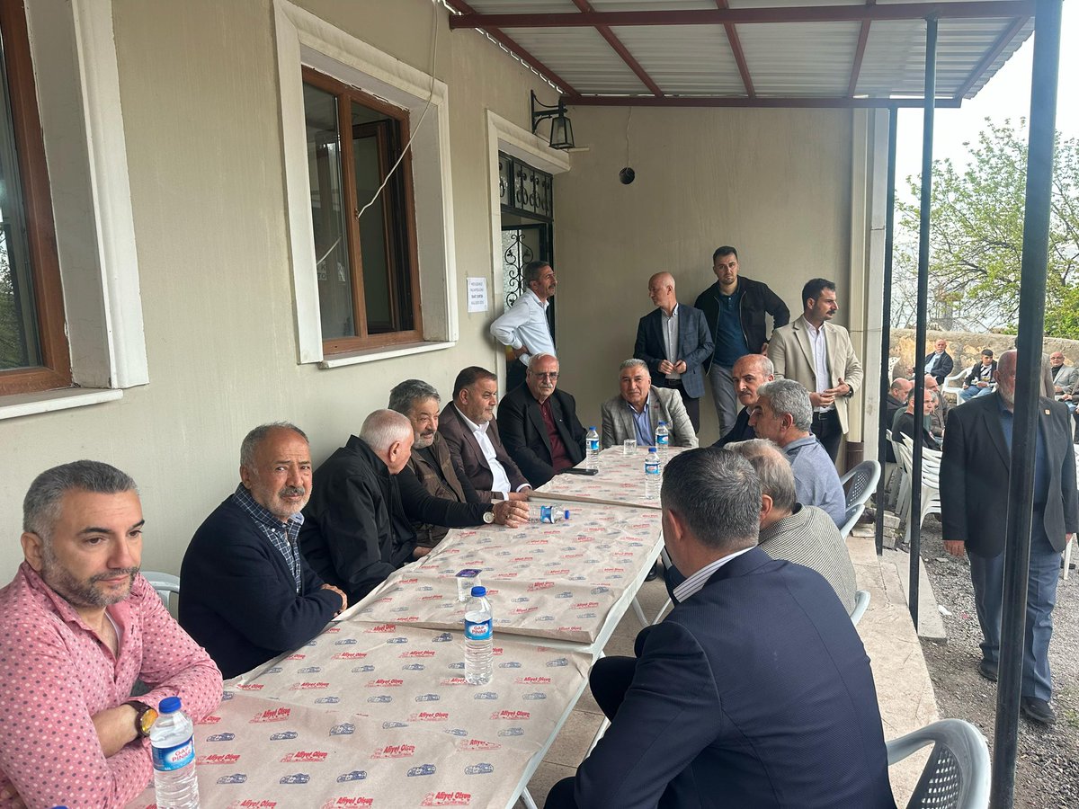 gokhangok44's tweet photo. Cumhur İttifakı #Malatya Kale Belediye Başkanımız İhsan Özbay’ın ahirete irtihal eden amcası Mahmut Özbay’ın taziyesine katılım sağladık.

Merhuma Allah’tan rahmet; ailesi ve yakınlarına başsağlığı ve sabırlar diliyorum.

Mekânı cennet olsun. https://t.co/lNsBipqY3t