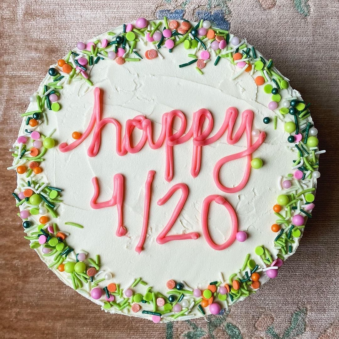 togethxr's tweet photo. What the cake said 😌 https://t.co/1dlwoOUaLW