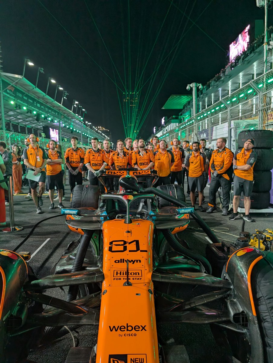 TEAM 🧡

#McLaren | #SaudiArabianGP