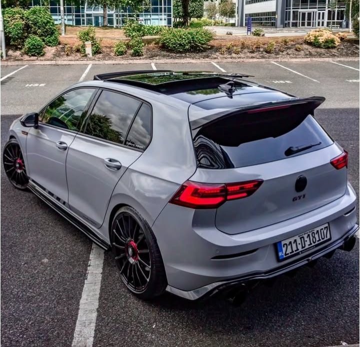 SisonkeViti's tweet photo. Whoever bought this car, Congratulations and you are blessed.
#WatchGoNetflix #makotiareyoutheone Apartheid Floyd Shivambo https://t.co/w1BkJFa4zL