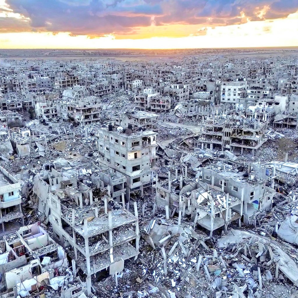 PedroRonchi2's tweet photo. Tem cristão que acha que Jesus iria apoiar Israel fazer isso com Gaza. https://t.co/YUYkCw5nCn