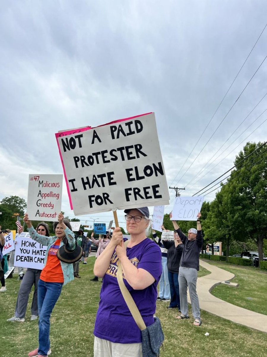 saras76's tweet image. 100% paid