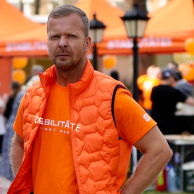 Nekas personīgs! Vienkārši nevajag noslēpt daļu no vārda, jo tad rodas citas asociācijas.