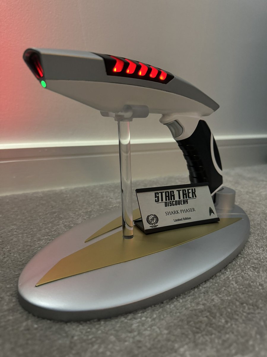 aldershipyards's tweet image. Star Trek Discovery ‘Shark’ phaser completed, this one has SIX modes, a start up and shut down sequence, self destruct with option to cancel, USB C charging, Haptic feedback when trigger pulled. #startrek #startrekprop #propbuild #trek #phaser #discovery #makeitso #build #trek