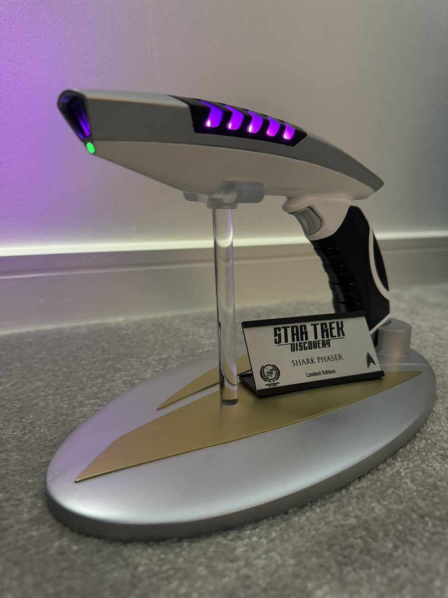 aldershipyards's tweet image. Star Trek Discovery ‘Shark’ phaser completed, this one has SIX modes, a start up and shut down sequence, self destruct with option to cancel, USB C charging, Haptic feedback when trigger pulled. #startrek #startrekprop #propbuild #trek #phaser #discovery #makeitso #build #trek