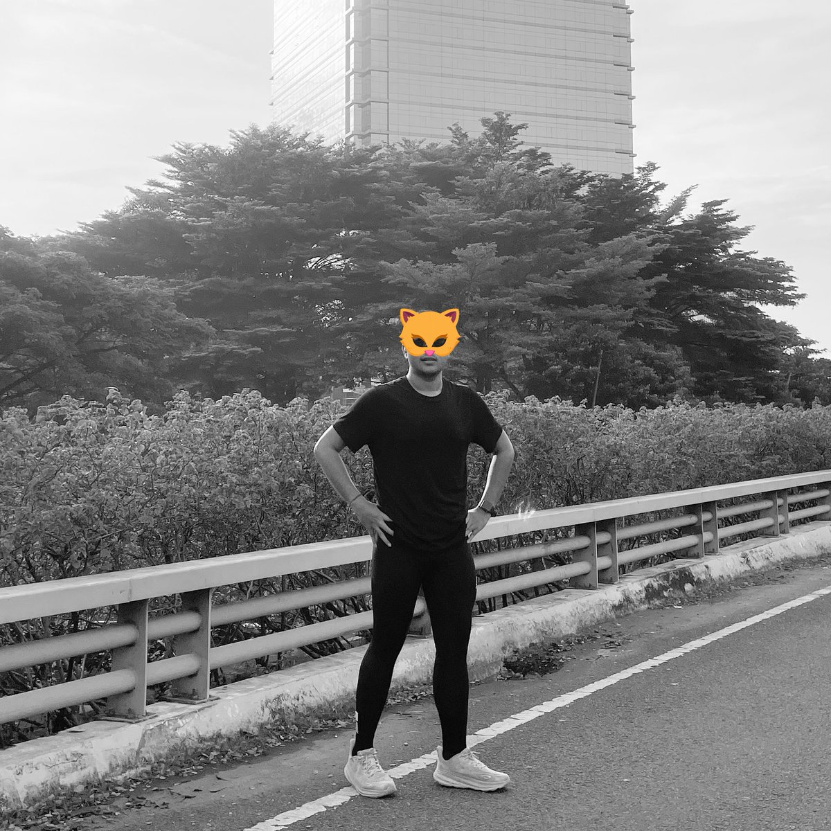 __gagaa's tweet photo. B I N L O O P https://t.co/0AJSQVdrmR