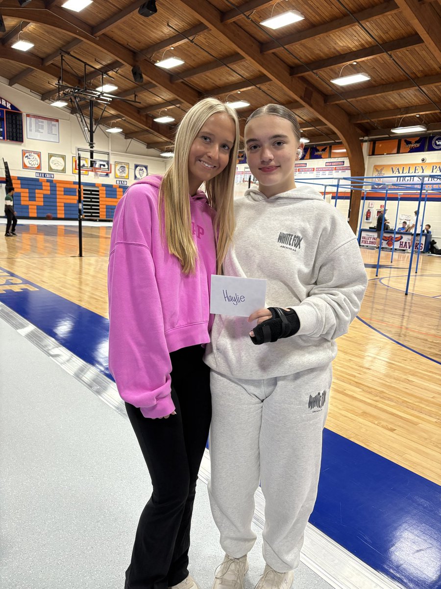 emilysieges's tweet photo. Haylie is such a positive person who never fails to spread kindness to those around her! Thank you Haylie for putting smiles on others faces at VPHS and being a strong leader! #LettersForLeaders https://t.co/pRCP1P5m5M