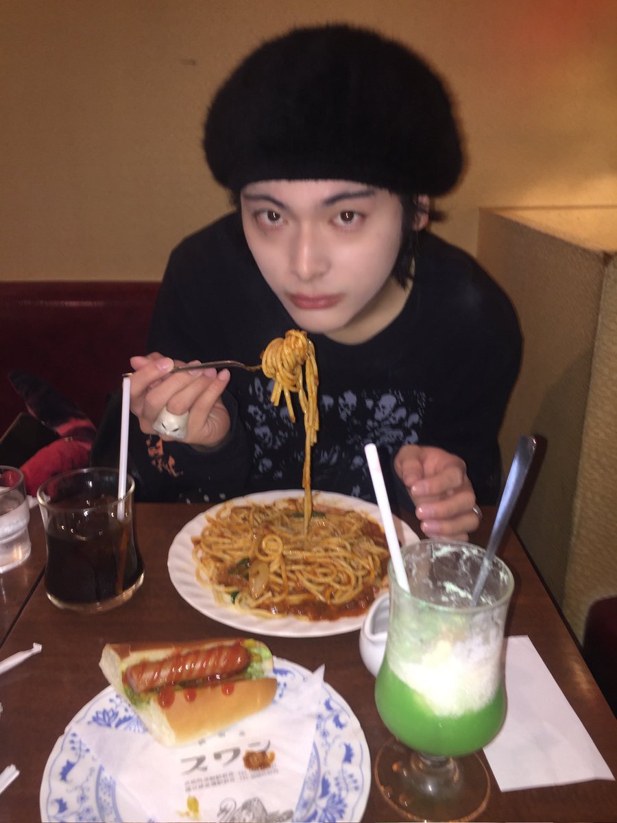 DOGURAAAA's tweet photo. 最近のデジカメ集〜 https://t.co/aBHqRXkgfR