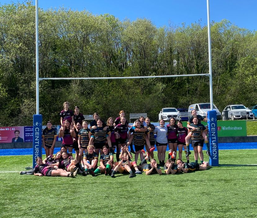 RFCMerthyr's tweet photo. Our #IronMaidens14s as their season draws to a close against the Miners of @FerndaleRugby
It was a great game to watch in beautiful conditions. The majority of our girls will go up to the #Under16s from September #WellDoneAll π€π»
#TheFutureOfOurClubβ€οΈ https://t.co/nVg0aEG2YV