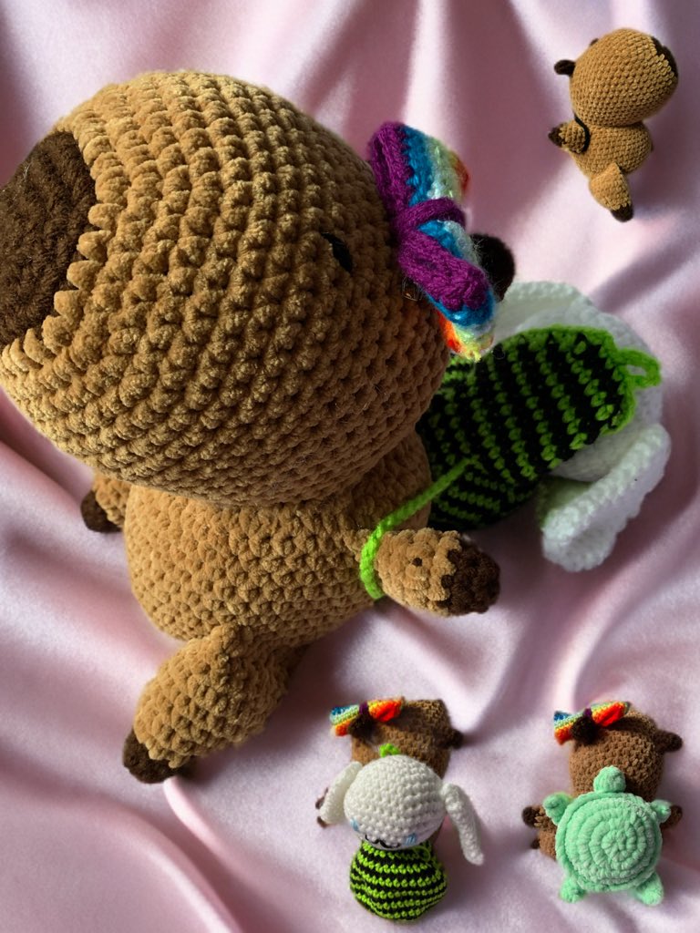 creation_bellas's tweet photo. Custom capybara I made for my name twin. She wanted it all. A rainbow bow for her new friend which she can also wear. A backpack which is usable and a turtle backpack as well.
#amigurumi #crochetlove #crochetersofinstagram  #crocheting #crochetaddict #capybara #capybaras_for_life https://t.co/xeH9qRuRwt
