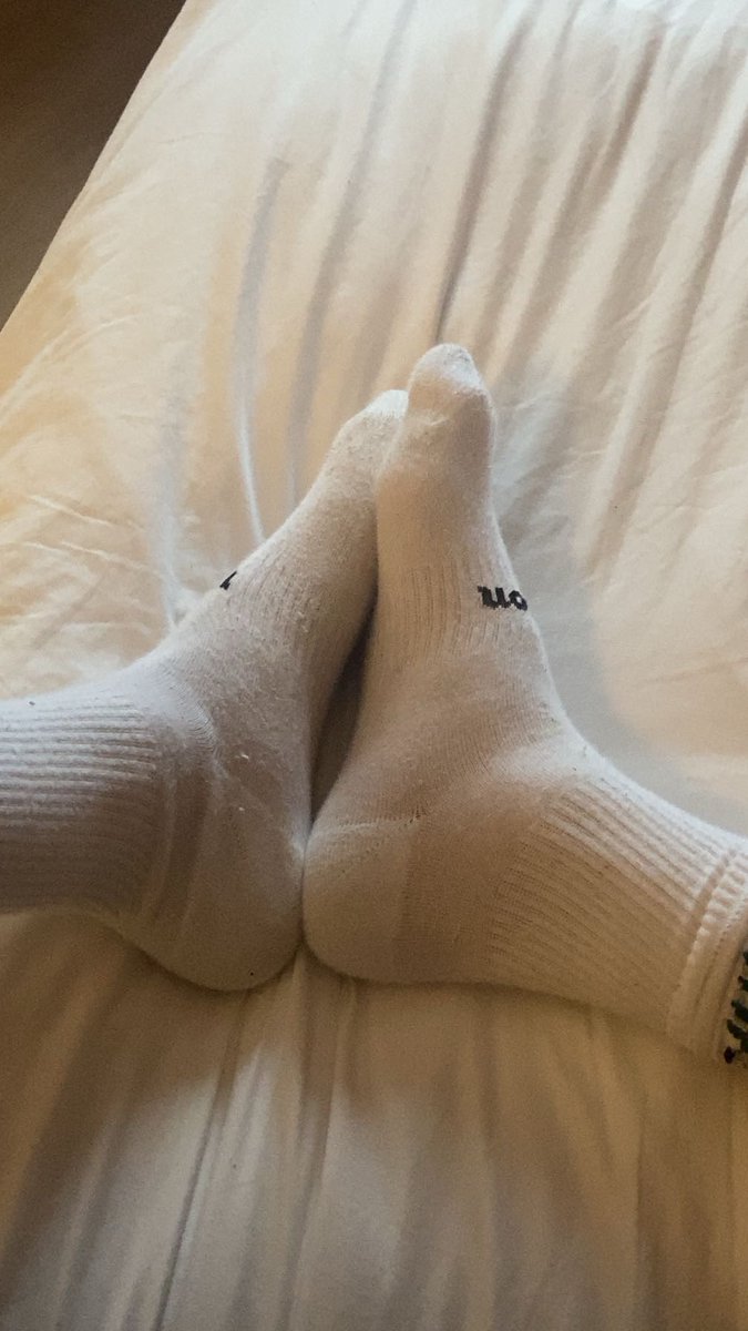wanna know more about me ? 💤🐇 #feetmen #feetfetısh #Feet 👁️