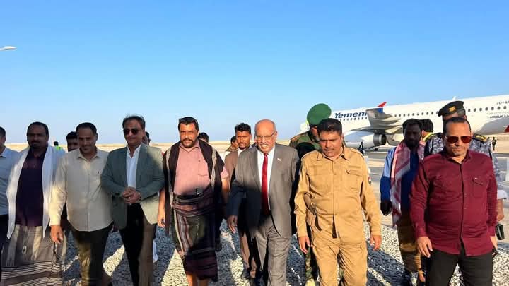 كبارقادة الانتقالي من الحضارم..
وصلو الآن إلى المكلا..
لحضورفعالية 24 أبريل 2025
الله يعين زنابيل الزيودفي المساحات..
#المكلا_اولا