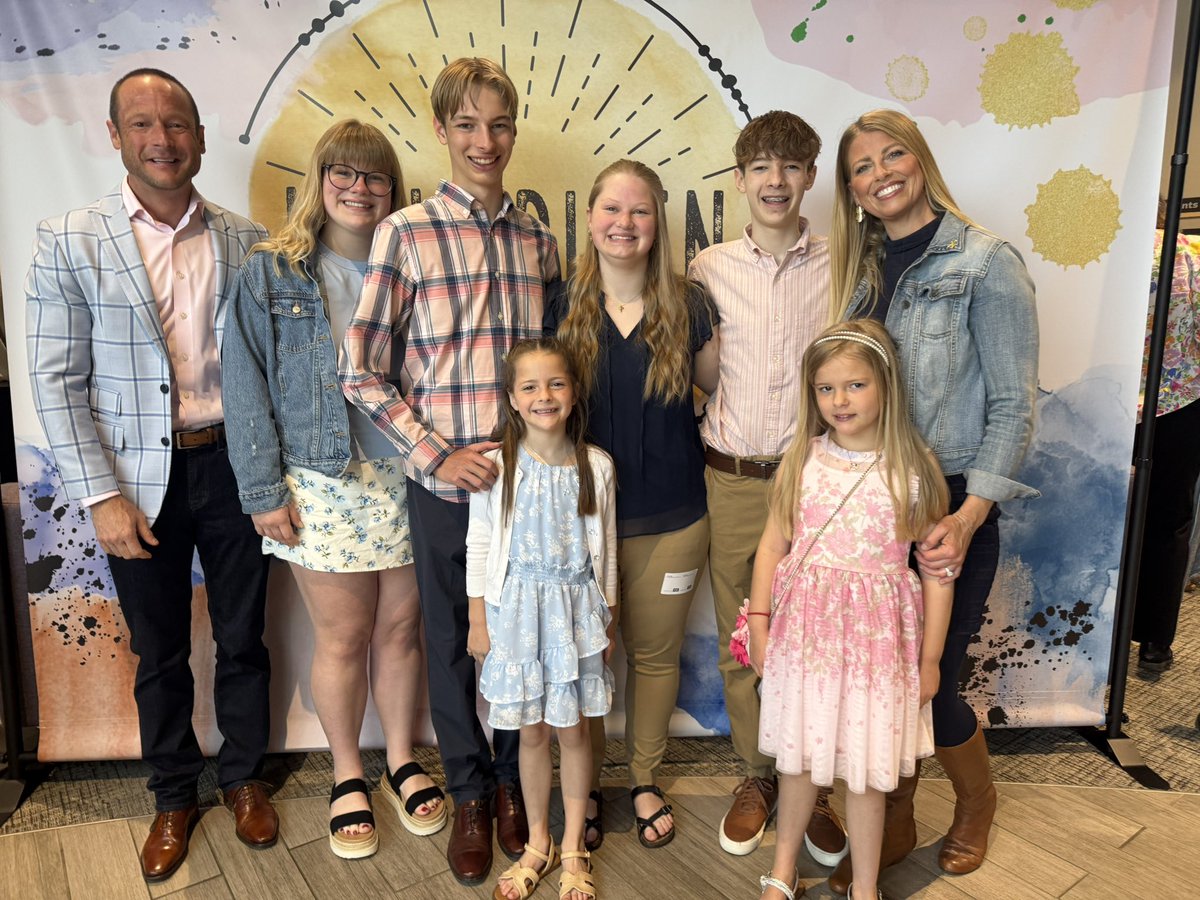 BrianMorrisBMO's tweet image. Happy Easter from the Morris Family! HE IS RISEN! Matthew 28:5-7