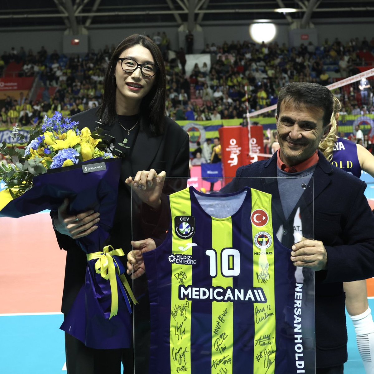Temmzvolley's tweet photo. 🇰🇷Kim Yeon Koung - Fenerbahçe 🇹🇷 https://t.co/EjpsL9WrvU