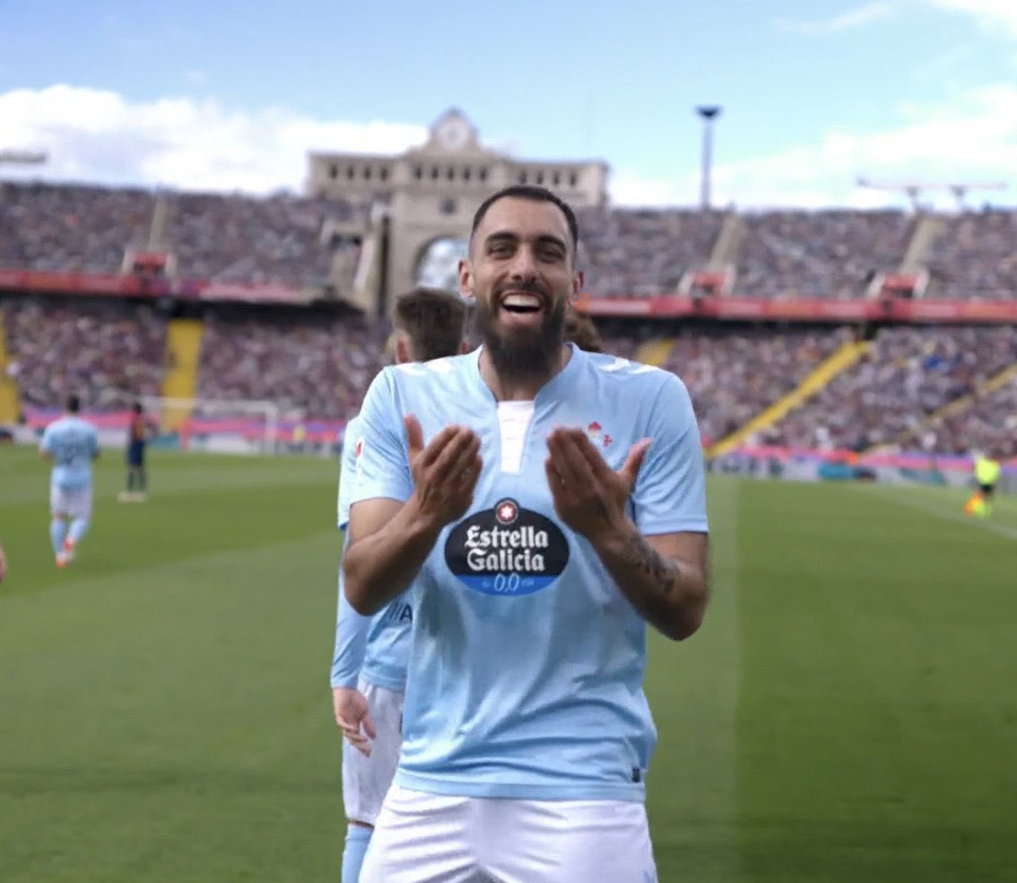 FonsiLoaiza's tweet image. Borja Iglesias es de los pocos futbolistas que defendió a Jenni Hermoso y que se opuso a las casas de apuestas. Recibe todo tipo de insultos homófobos: "Temo a la extrema derecha. No tienen límites y no respetan los derechos humanos". Más Borja Iglesias y menos Dani Carvajal.