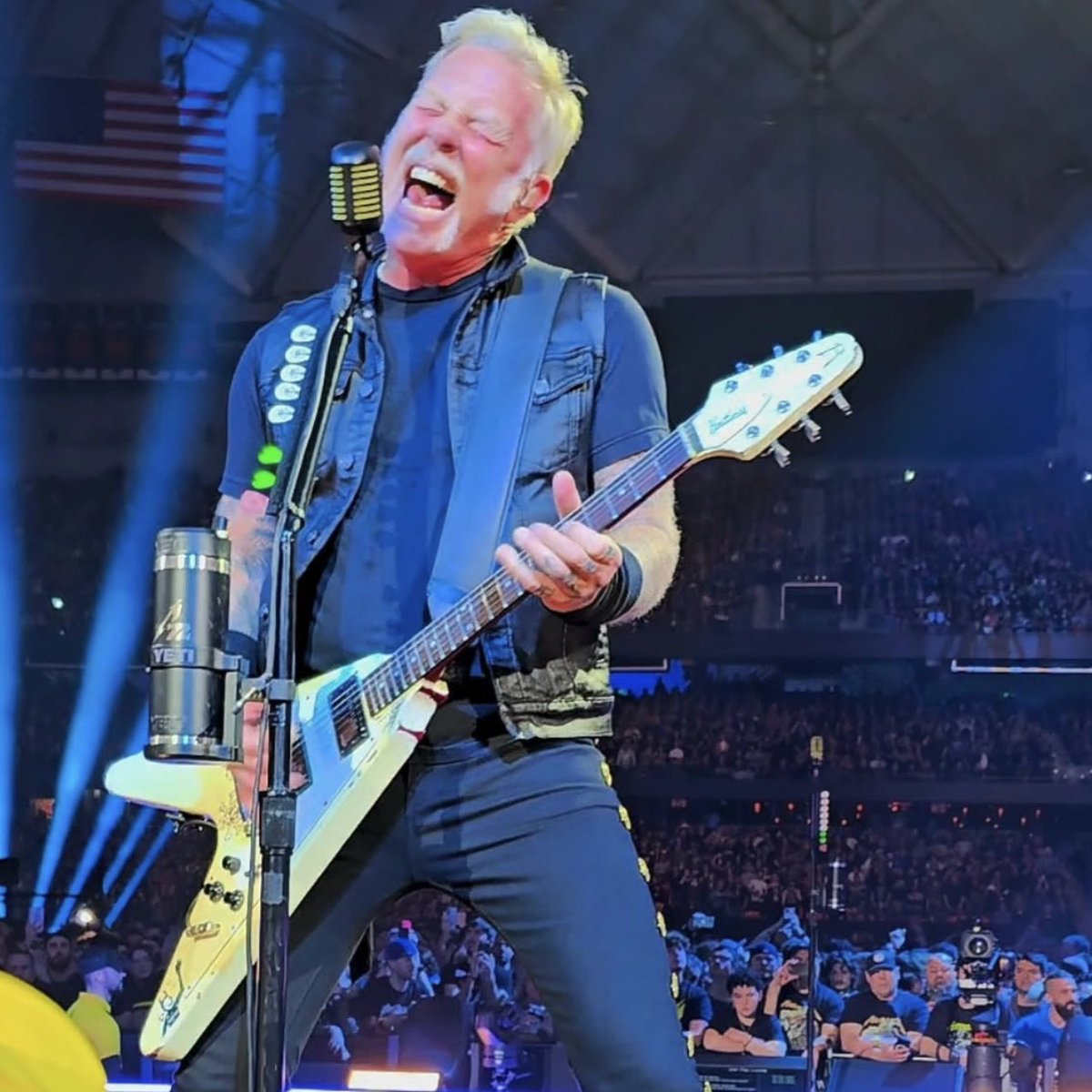 MetSince1981's tweet image. 📸 @Metallica: Presentación en el JMA Wireless Dome de Syracuse, NY USA 🇺🇸, 19 de Abril 2025. Tour: M72 World Tour’25.
#Metallica #M72Syracuse #M72WorldTour2025 #M72WorldTour #M72 #JMAWirelessDome #FifthMember #MetFans #MetFamily #MS81 #METALLICASince1981