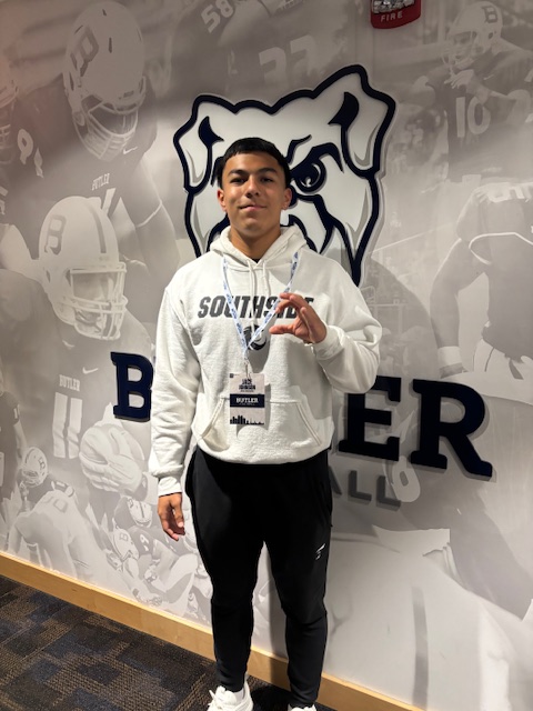 jacejohnsonnn's tweet photo. Had an amazing visit to @ButlerUFootball 💪

Thank you Coach @JakeDelCampo for taking the time to show me around.  Great facilities and beautiful campus, can't wait to get back for another visit!

It was great to meet @coachklynch @CoachBelfiori @PrestonnnG99 @CoachJConnolly 🤝
#butlerfootball #GoDawgs #butlerway

@DentonGuyer_FB @ReedHeim @kylekeese @mike_gallegos16 @PTRockTraining @FlightSkillz @DFWPrideFB @JodiMontanaUSAK @nfldbscout @creolehammer17 

#AGTG #Southside #DifferentBreed #RecruitGuyer #RecruitME #JJ21 #122025