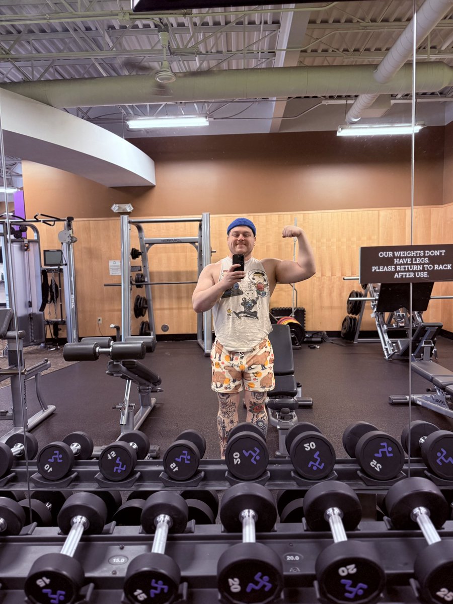 mightydysmorphicpowerlifter tweet media