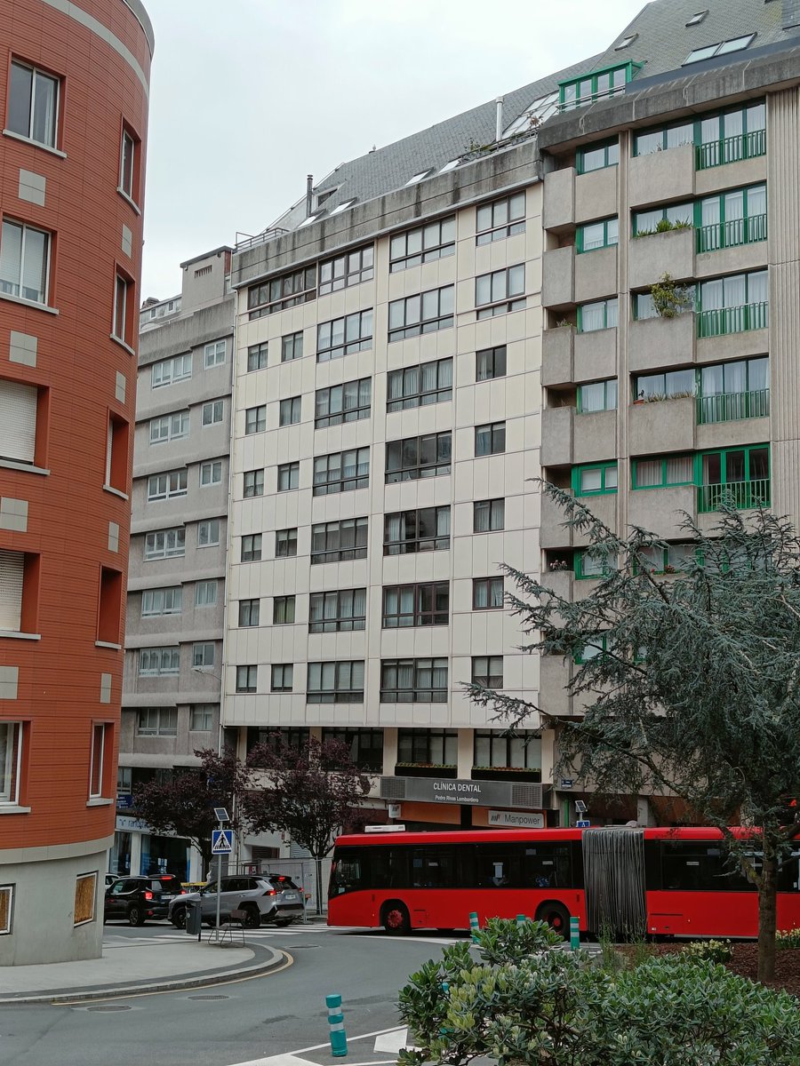 BlogBusurbano's tweet image. 19:15h
A ver, ¿que nos hemos perdido?,  porque la #Lín11 está bajando ahora mismo por Avenida de Arteixo hacia Juan Flórez...