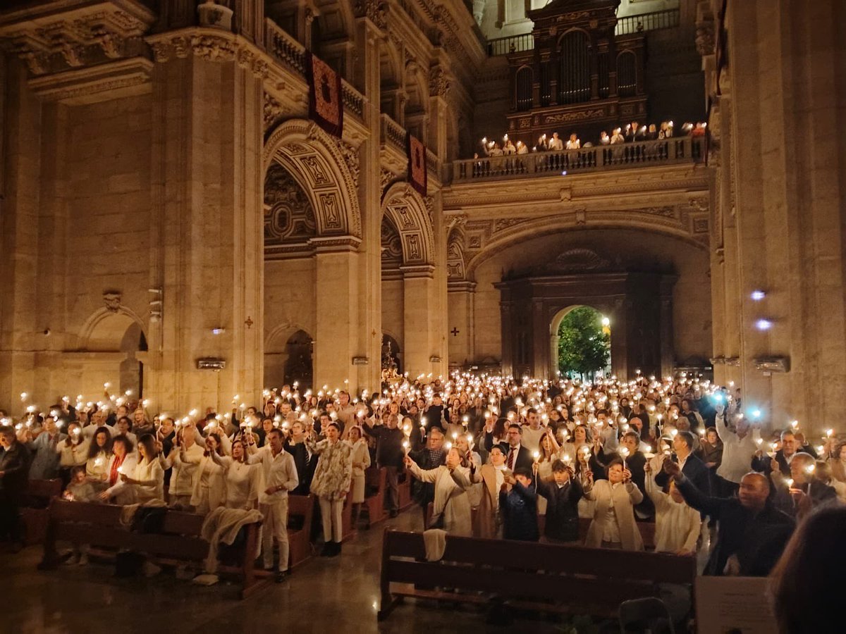 damianmariavoz's tweet photo. ¿Qué has visto, María, en la mañana? A mi Señor glorioso, la tumba abandonada. ¡Feliz Pascua de Resurrección! https://t.co/LcS4Om1zrd