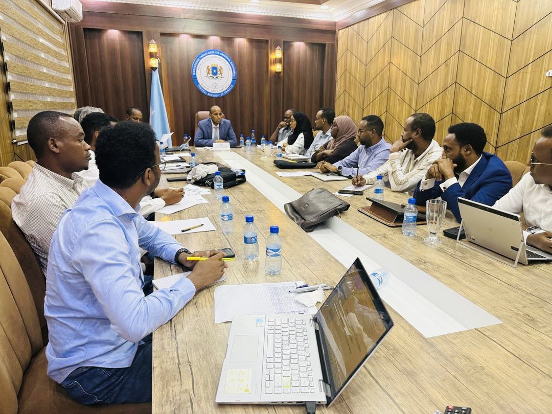 FAdanyare's tweet photo. Had a productive bi-weekly meeting today with our departmental directors and senior advisors. We discussed key updates on ministry operations, ongoing activities, and progress. Great teamwork as we continue working towards enhancing justice and constitutional affairs. https://t.co/fjYBw1xrlj