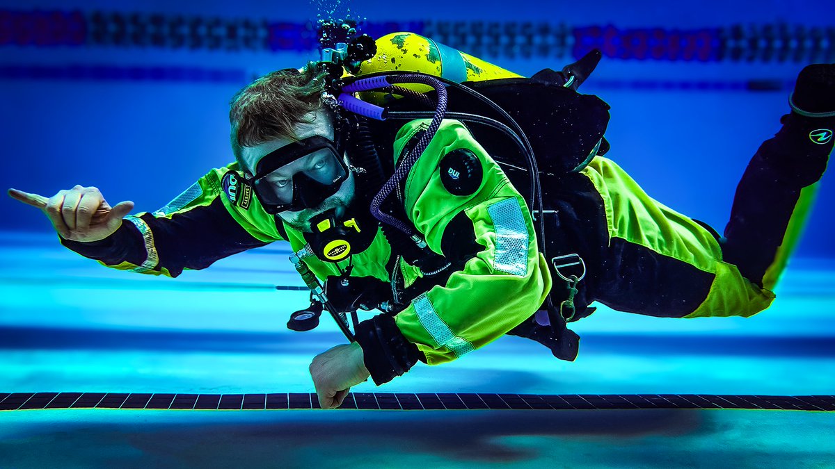 SOSdiving's tweet image. SOS Diving is closed today, but we&apos;re not leaving you high and dry! This week we&apos;ll be diving into our photo archives to share some splash-worthy memories.
· · · — — — · · ·
#DiveTraining #BuoyancyControl #DrySuitDiving #SOSDiving #DiveMemories