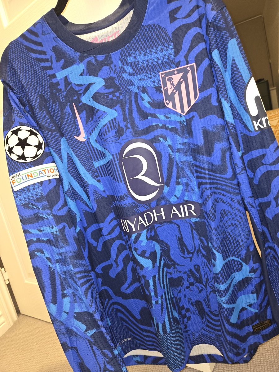 JustFballShirts's tweet photo. @TheyThinkKits @ForbiddenShirts @A_F_S_Official @kit_geek @grannysfootball @EhRetroKits @FootieShirtz @ThisOneKit @Flying_Scotty @thekitsbaia https://t.co/fQgotrhtEC