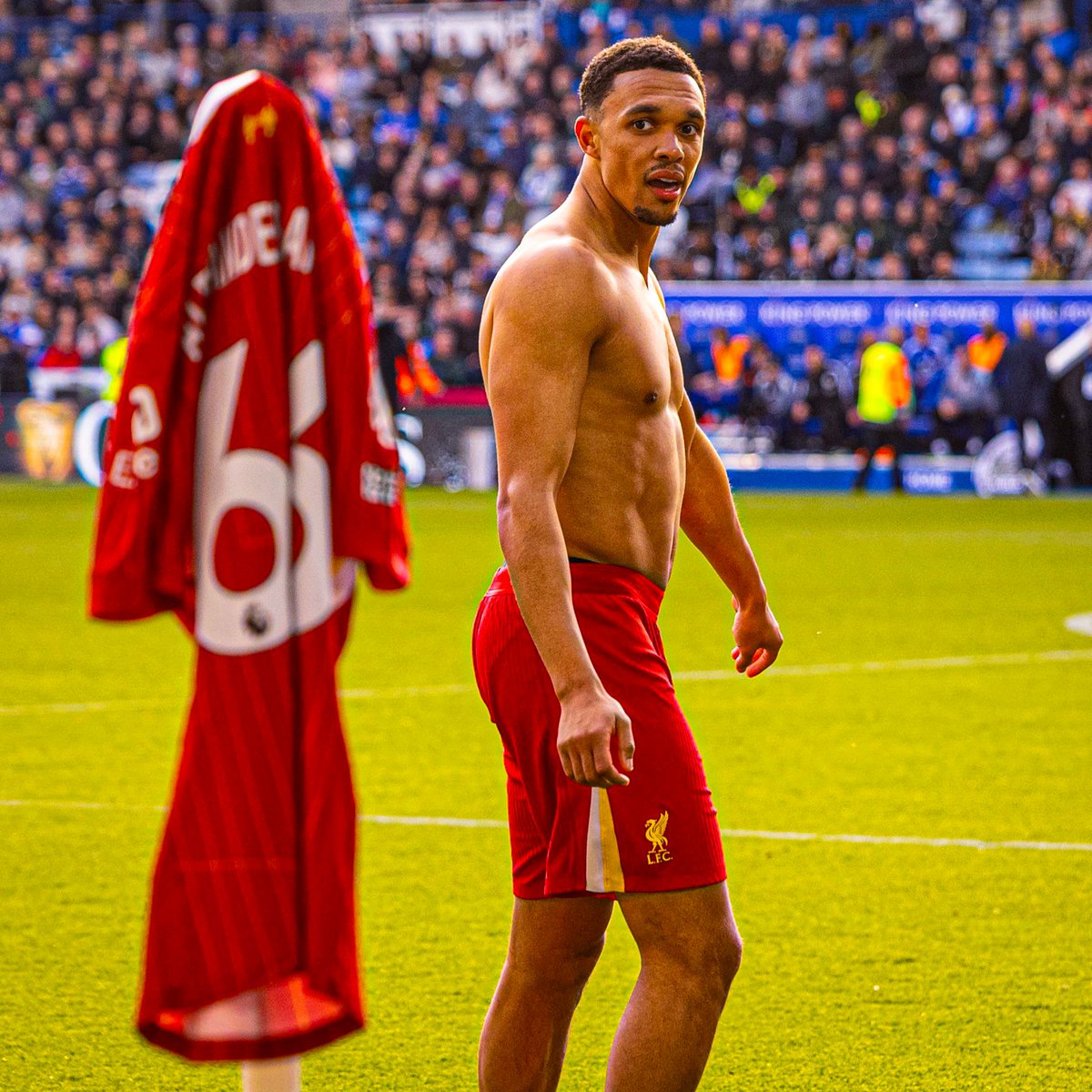 LFC_Tandy's tweet photo. No Liverpool fan will pass without liking this.

What a picture ❤️ https://t.co/exUnWBgAyR