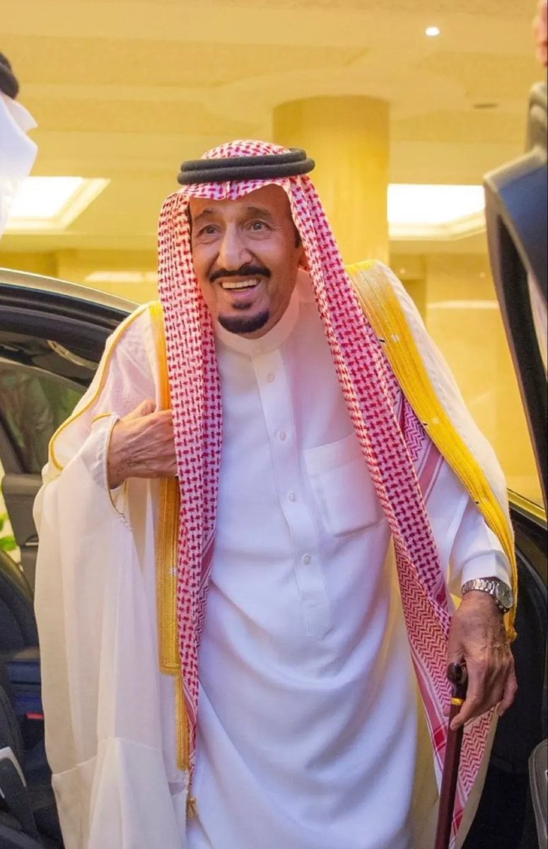 x1Saudix's tweet photo. ياعساها     تبطي   سنينك   ..... https://t.co/Ba9jF7fhBx